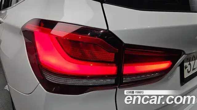 BMW X1 2020 — Şəkil 21/35