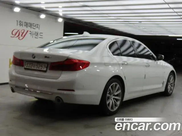 BMW 5 Series 2018 — Şəkil 1/20