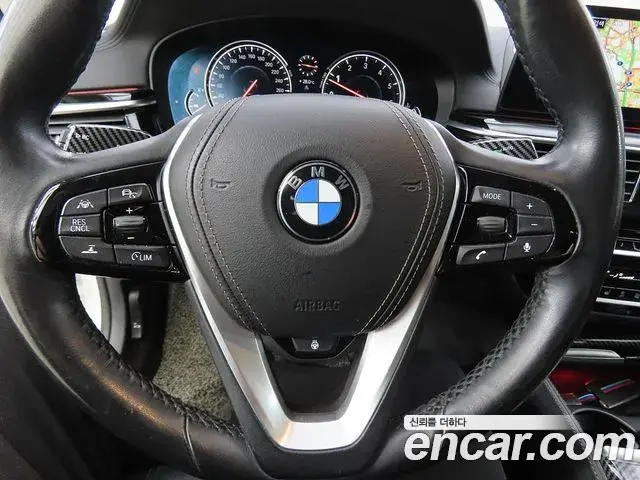 BMW 5 Series 2018 — Şəkil 11/20