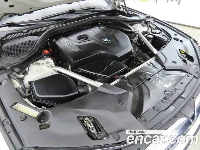 BMW 5 Series 2018 — Şəkil 18/20