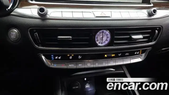 Kia The K9 2018 — Photo 17/20