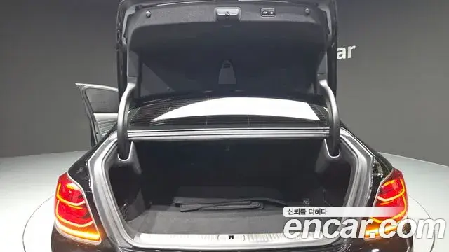 Kia The K9 2018 — Photo 20/20