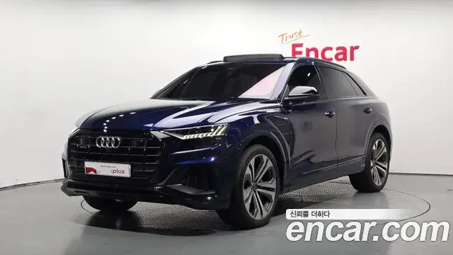 Audi Q8 2023 — Photo 2/20