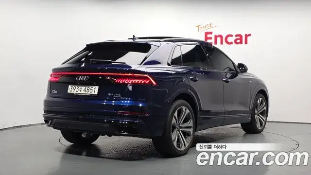 Audi Q8 2023 — Photo 10/20