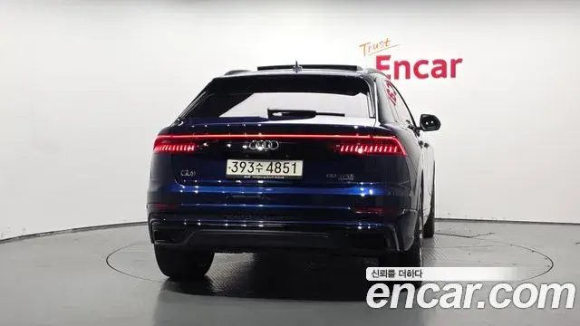 Audi Q8 2023 — Photo 9/20