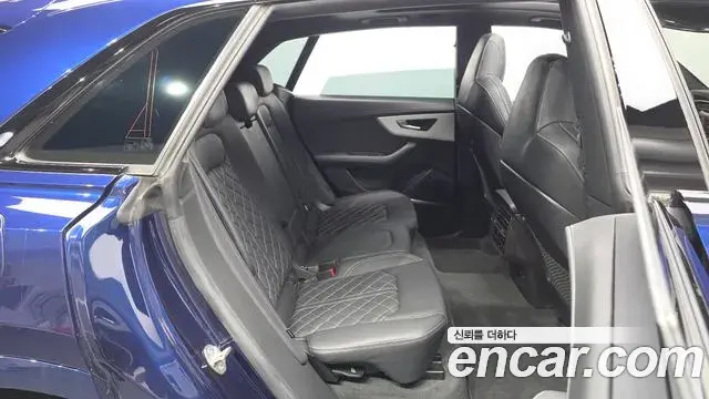 Audi Q8 2023 — Photo 15/20