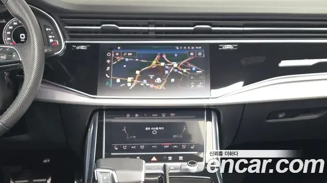 Audi Q8 2023 — Photo 6/20