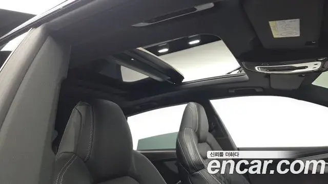 Audi Q8 2023 — Photo 5/20