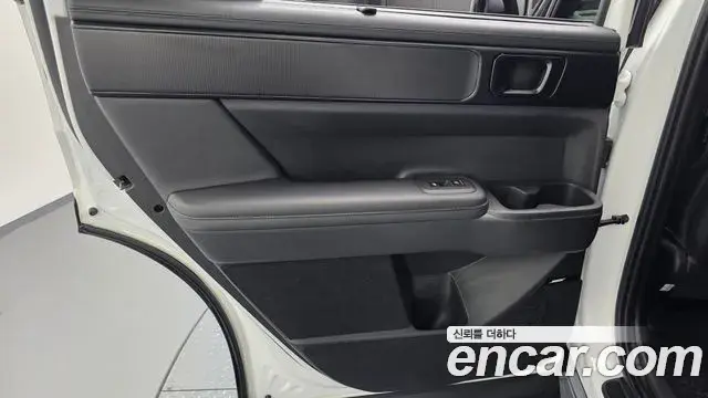 Hyundai Santa Fe 2023 — Photo 19/36