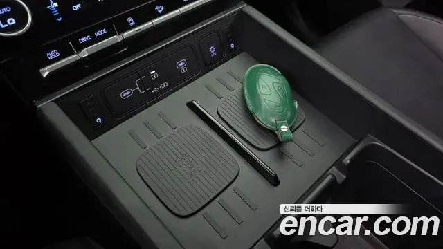 Hyundai Santa Fe 2023 — Photo 27/36