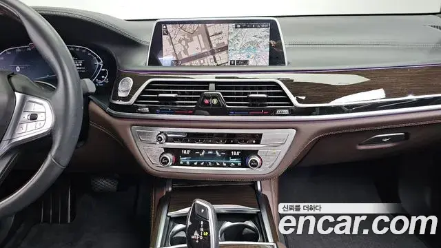BMW 7 Series 2021 — Фото 12/20