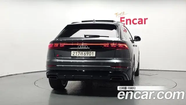Audi Q8 2024 — Photo 3/20