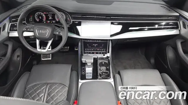 Audi Q8 2024 — Photo 2/20