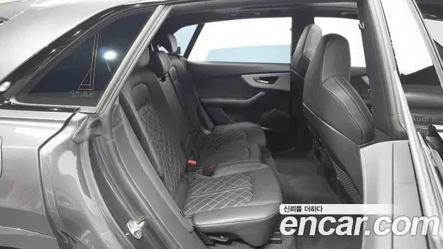 Audi Q8 2024 — Photo 19/20