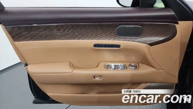Genesis G90 2023 — Şəkil 33/38