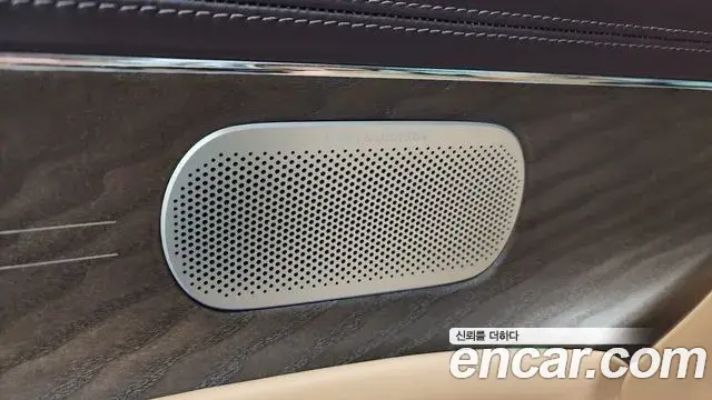 Genesis G90 2023 — Şəkil 23/38