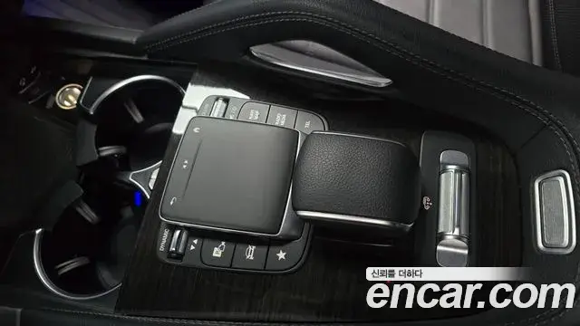 Mercedes-Benz GLE-Class 2021 — Фото 18/20