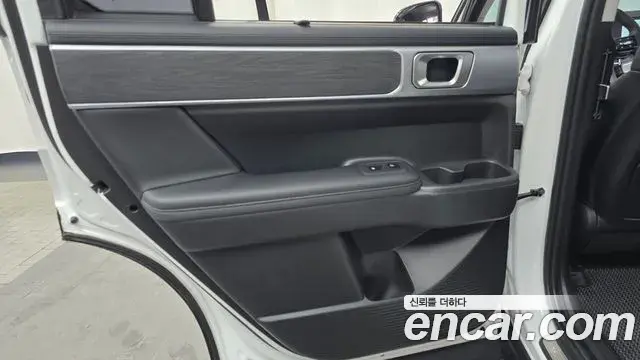 Hyundai Santa Fe 2024 — Photo 28/32