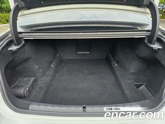 BMW 7 Series 2024 — ფოტო 19/20