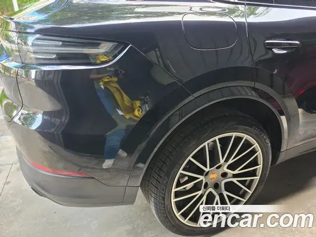 Porsche Cayenne 2022 — Şəkil 18/20