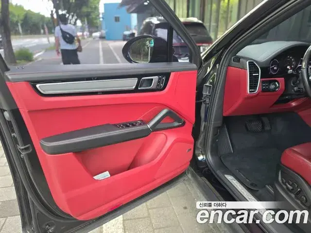 Porsche Cayenne 2022 — Şəkil 14/20