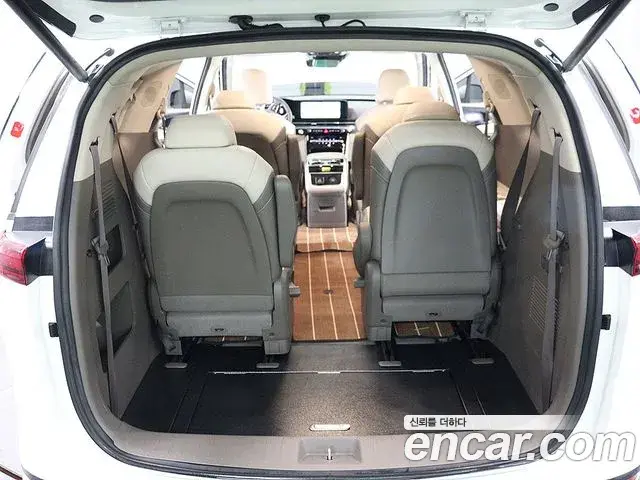 Kia Carnival 2023 — Фото 4/20
