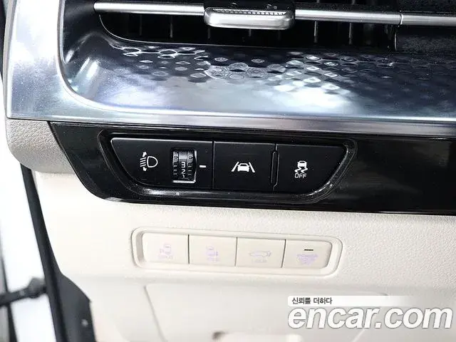 Kia Carnival 2023 — Фото 11/20