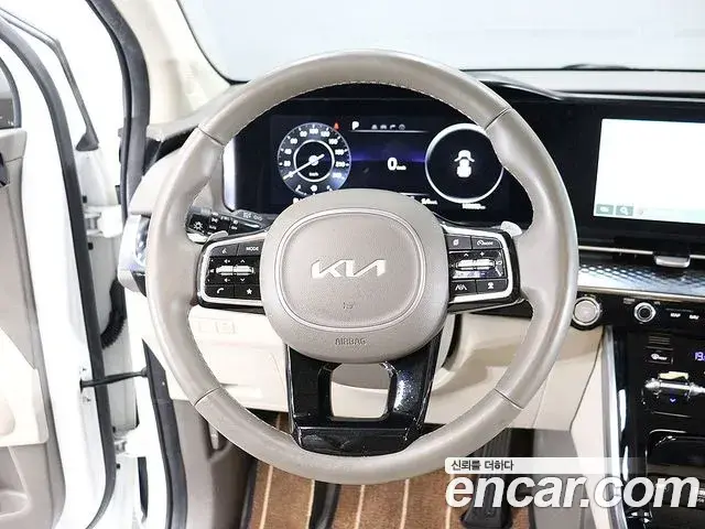 Kia Carnival 2023 — Фото 13/20
