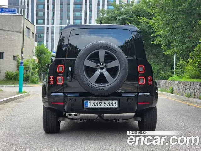 Land Rover Defender 2026 — ფოტო 18/20
