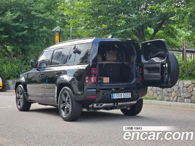 Land Rover Defender 2026 — ფოტო 16/20