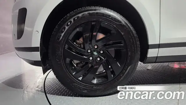 Land Rover Range Rover Evoque 2024 — ფოტო 1/20