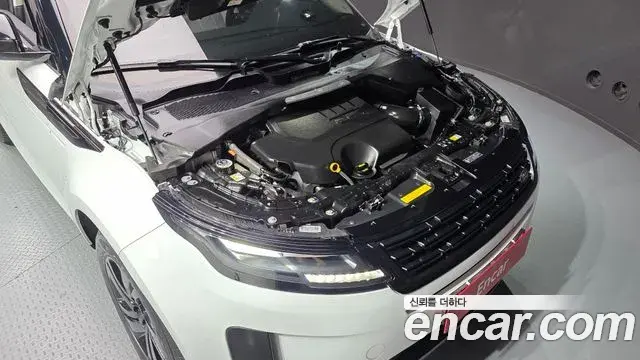 Land Rover Range Rover Evoque 2024 — ფოტო 2/20