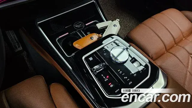 BMW 7 Series 2025 — Photo 32/34