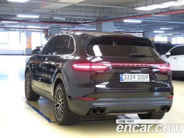 Porsche Cayenne 2019 — Photo 19/19