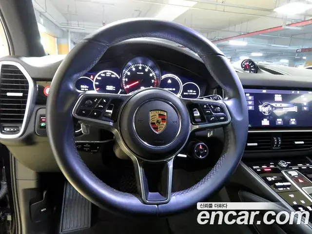 Porsche Cayenne 2019 — Photo 15/19
