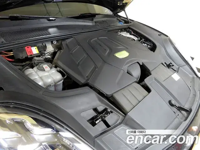 Porsche Cayenne 2019 — Photo 16/19