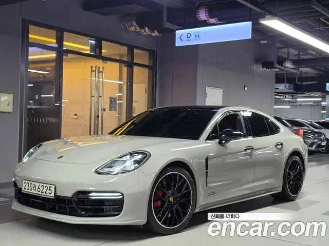 Porsche Panamera 2020 — ფოტო 1/20