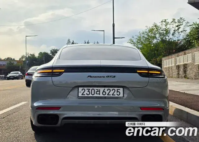 Porsche Panamera 2020 — ფოტო 3/20