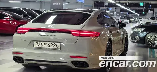 Porsche Panamera 2020 — ფოტო 4/20