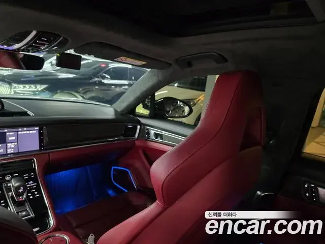 Porsche Panamera 2020 — ფოტო 18/20