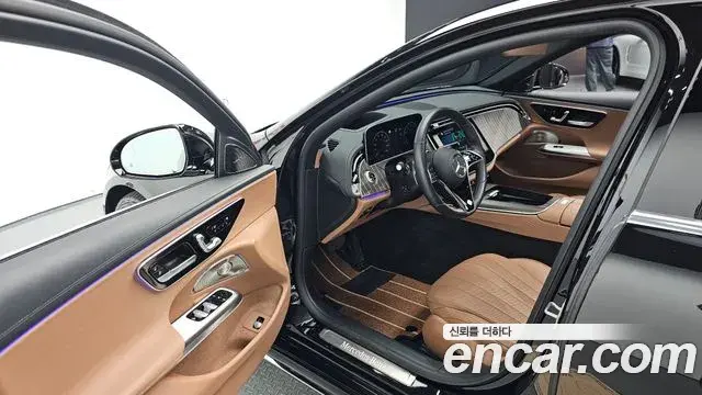 Mercedes-Benz E-Class 2024 — Фото 10/20