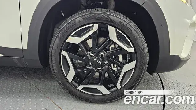 Kia Seltos 2025 — Şəkil 12/30