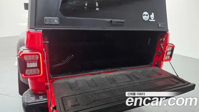 Jeep Gladiator 2021 — Photo 15/20