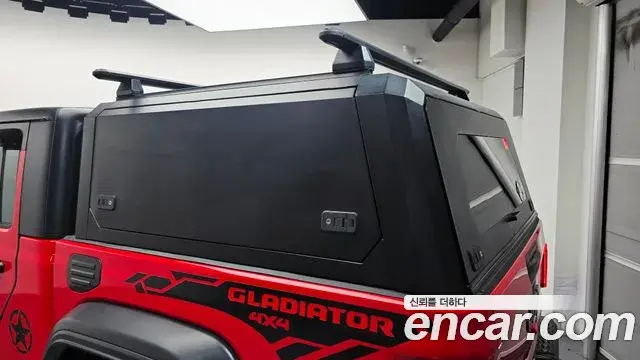 Jeep Gladiator 2021 — Photo 13/20