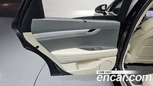 Genesis G80 2025 — Photo 27/32