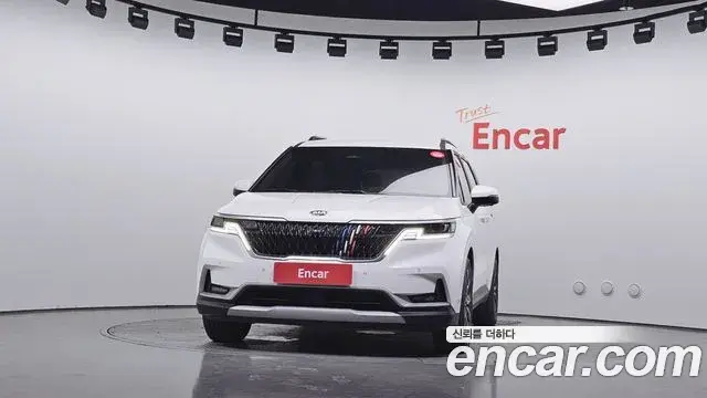 Kia Carnival 2021 — Фото 3/20