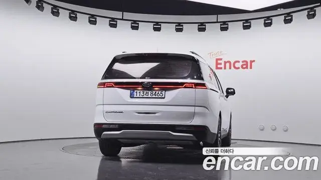 Kia Carnival 2021 — Фото 4/20