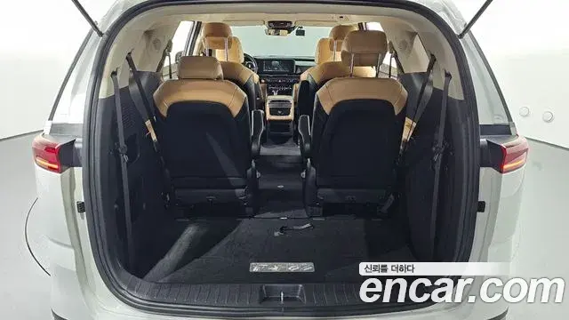Kia Carnival 2021 — Фото 16/20