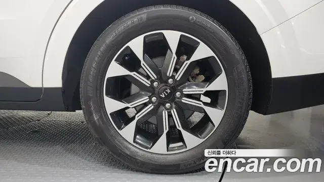 Kia Carnival 2021 — Photo 25/30