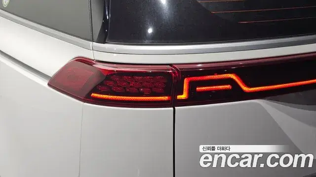 Kia Carnival 2021 — Photo 27/30